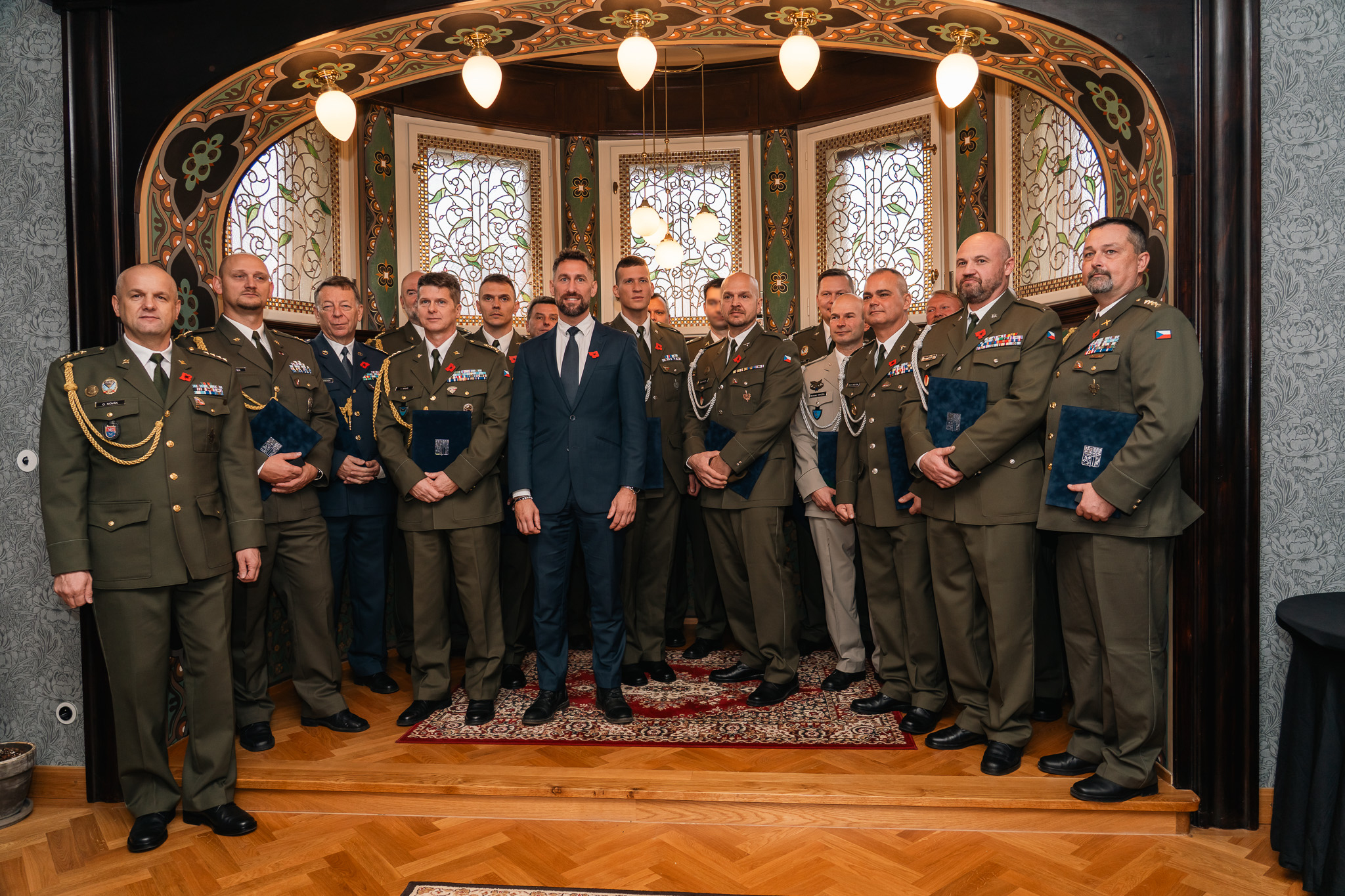Slavnostní ocenění příslušníků ozbrojených sil v Grossmannově vile: Spojaři převzali poděkování Moravskoslezského kraje