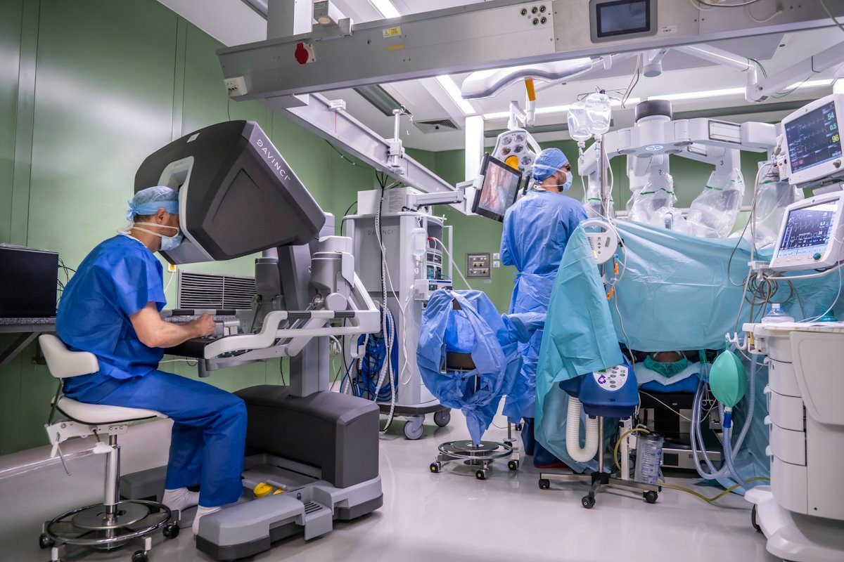 Dva lékaři ÚVN v TOP 50 časopisu Forbes. Telechirurgie a telemedicína s podporou spojovacího vojska.