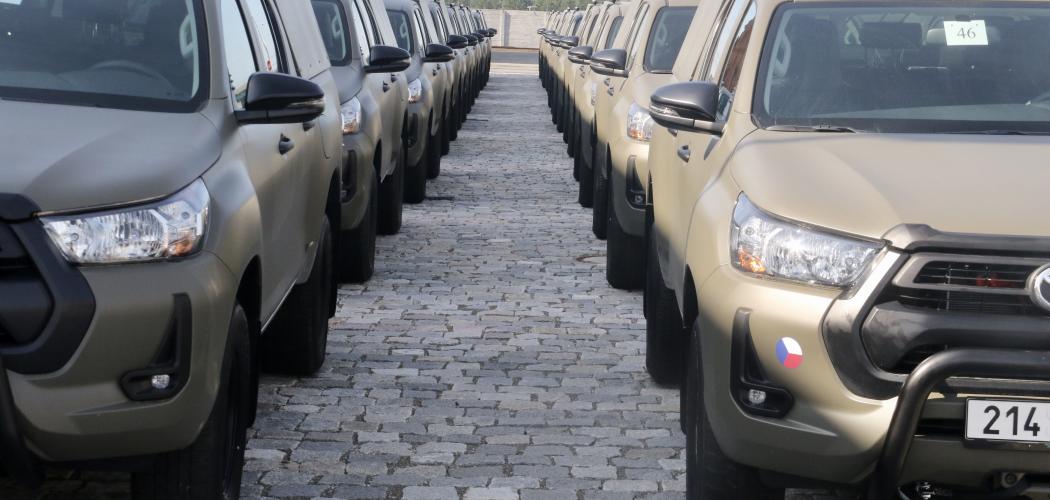 Nabídka vozů Volvo a bezpečnost vojenských objektů: dvě odlišné agendy resortu obrany