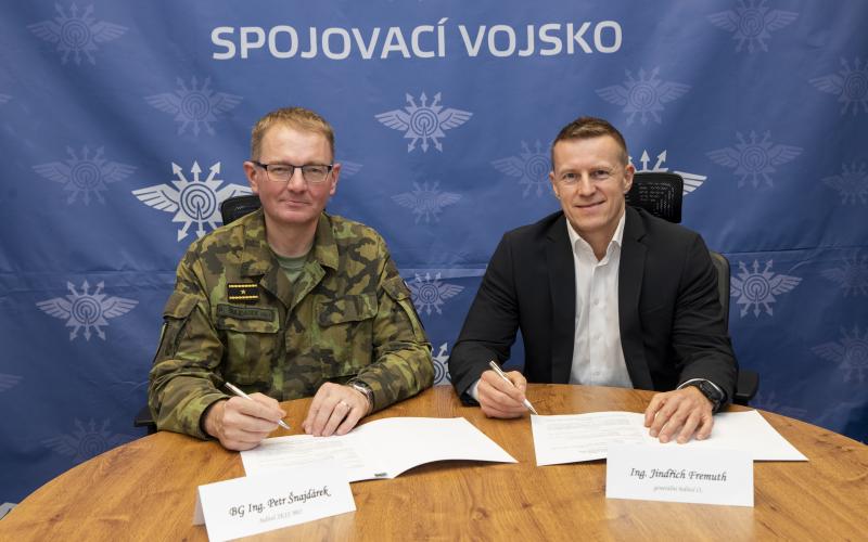 Ministerstvo obrany podepsalo se společností O2 memorandum o spolupráci v oblasti mobilních privátních sítí. Technologie pomůže armádě, záchranářům i krizovému řízení