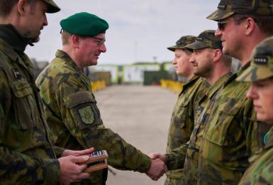 Spojovací vojsko přeje ke Dni otců vše nejlepší: Děkujeme, že jste oporou nejen v uniformě, ale i doma