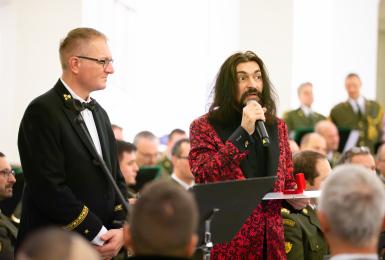 Spojovací vojsko dojalo vyprodané České muzeum hudby: Premiéra nového pochodu strhla bouři emocí