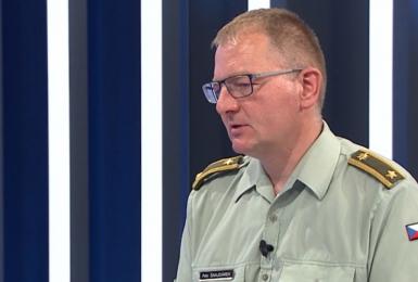 Generál Petr Šnajdárek bude hostem pořadu K věci