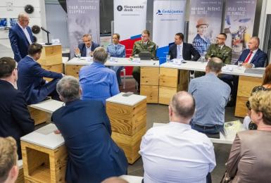 Nová éra inteligence: člověk, stroje, kvantum