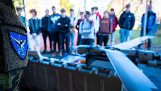 53. pluk průzkumu a elektronického boje: Pět dní, pět škol, stovky studentů a desítky skvělých otázek!