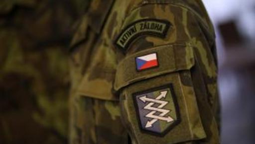 Agentura KIS a Univerzita obrany získaly nové důstojníky z Aktivních záloh