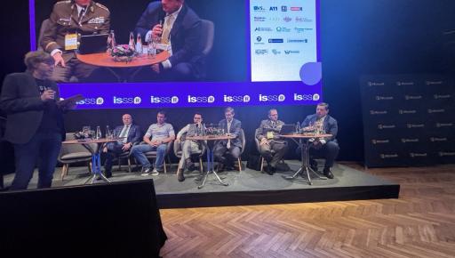 Generál Petr Šnajdárek na konferenci ISSS: Umělá inteligence jako společné téma státní správy i soukromého sektoru