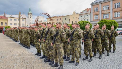 Proč dát přednost službě v Lipníku nad Bečvou před Prahou? Lepší život pro vojáka i celou rodinu