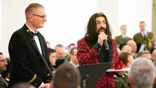 Spojovací vojsko dojalo vyprodané České muzeum hudby: Premiéra nového pochodu strhla bouři emocí