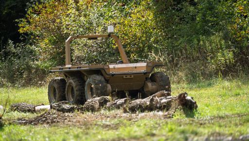 Vojáci v Lipníku nad Bečvou testují desítky pozemních robotů, hledají ty s potenciálem pro armádu