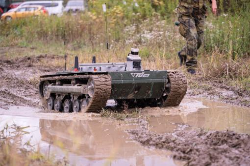 Vojáci v Lipníku nad Bečvou testují desítky pozemních robotů, hledají ty s potenciálem pro armádu