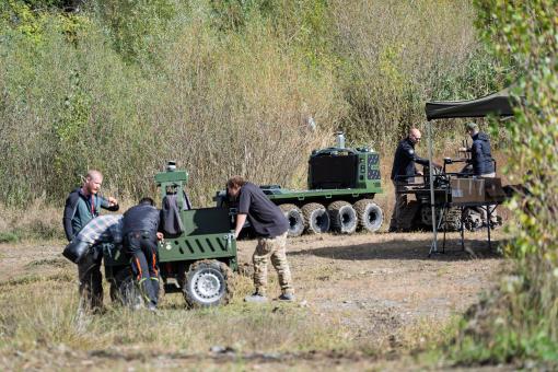 Vojáci v Lipníku nad Bečvou testují desítky pozemních robotů, hledají ty s potenciálem pro armádu
