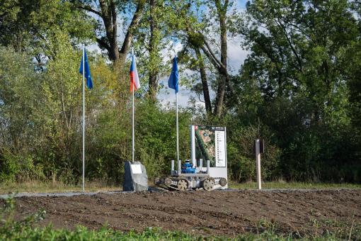 Vojáci v Lipníku nad Bečvou testují desítky pozemních robotů, hledají ty s potenciálem pro armádu